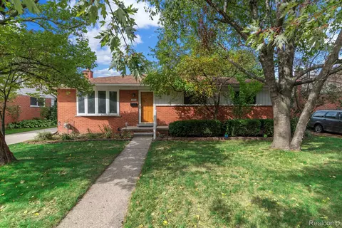 9971 Merriman Rd, Livonia, MI 48150