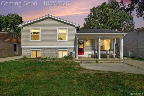 24055 Manila St, Clinton Township, MI 48035