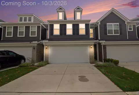 4759 Glenora Dr, Orion, MI 48359