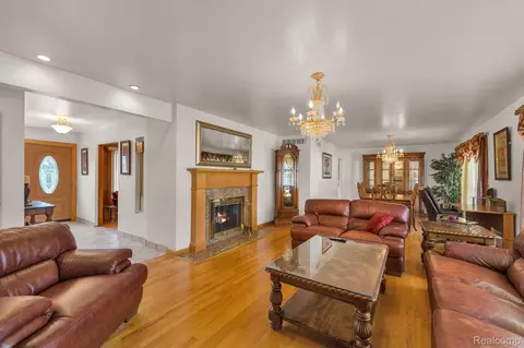 Living - 7771 Esper Blvd, Dearborn, MI 48126 photo 5 of 5