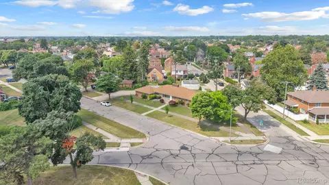 View/Area - 7771 Esper Blvd, Dearborn, MI 48126 photo 9 of 11