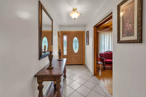 Entry Way - 7771 Esper Blvd, Dearborn, MI 48126 photo 1 of 3