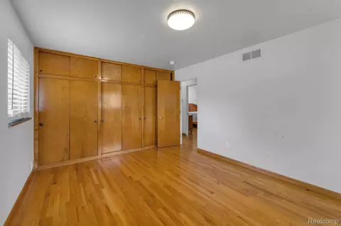 Bedroom - 7771 Esper Blvd, Dearborn, MI 48126 photo 3 of 5