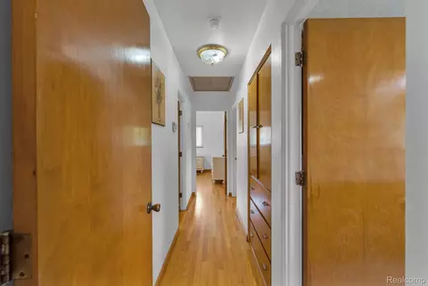 Entry Way - 7771 Esper Blvd, Dearborn, MI 48126 photo 3 of 3
