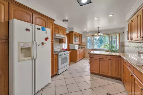 Kitchen - 7771 Esper Blvd, Dearborn, MI 48126 photo 2 of 4