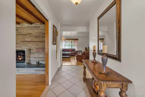 Entry Way - 7771 Esper Blvd, Dearborn, MI 48126 photo 2 of 3
