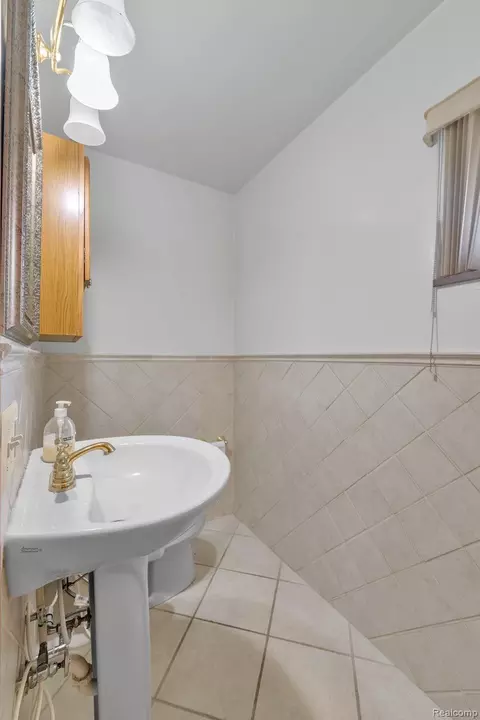 Bath - 7771 Esper Blvd, Dearborn, MI 48126 photo 4 of 7