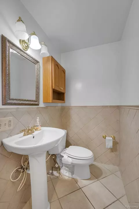 Bath - 7771 Esper Blvd, Dearborn, MI 48126 photo 6 of 7