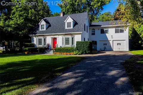 221 Lincoln St, Lapeer, MI 48446