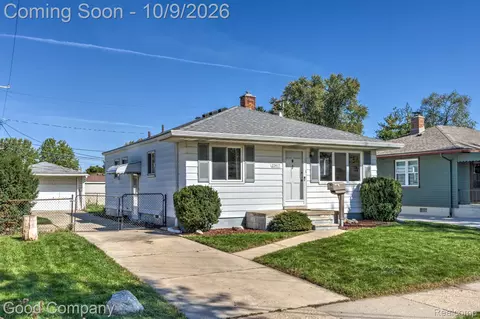 22417 Arcadia St, Saint Clair Shores, MI 48082