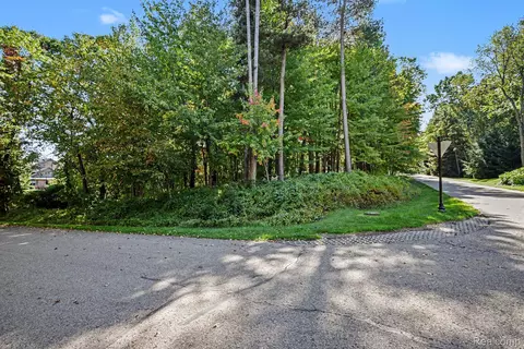 0 Fieldstone Rdg, Independence, MI 48348 photo 9