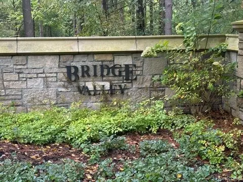 0 Fieldstone Rdg, Independence, MI 48348 photo 2