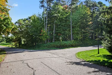 0 Fieldstone Rdg, Independence, MI 48348 photo 8