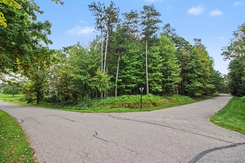 0 Fieldstone Rdg, Independence, MI 48348 photo 7