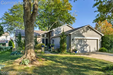42540 Sycamore Dr, Sterling Heights, MI 48313