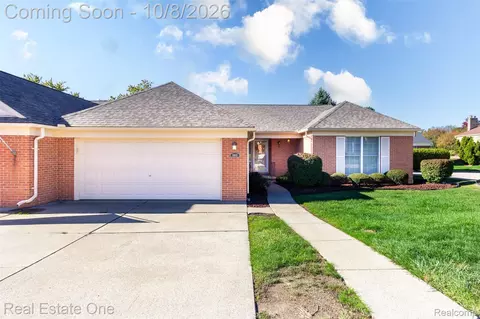 18802 Maple Cir N #46, Clinton Township, MI 48036
