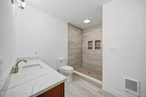Bath - 1309 Saint Clair Blvd, Algonac, MI 48001 photo 5 of 10