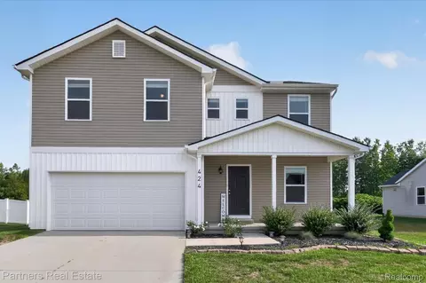 424 Saddlebrook Dr, Linden, MI 48451