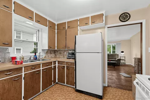Kitchen - 530 Murphy St, Blackman, MI 49202 photo 3 of 3