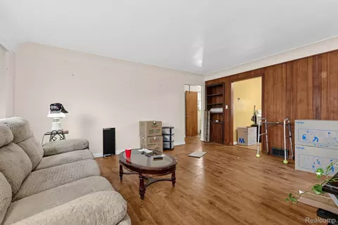 Living - 530 Murphy St, Blackman, MI 49202 photo 3 of 3