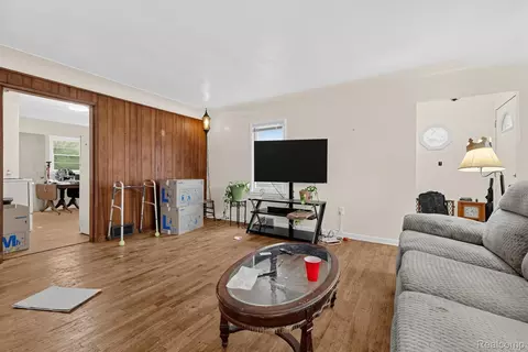 Living - 530 Murphy St, Blackman, MI 49202 photo 1 of 3
