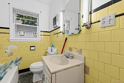Bath - 530 Murphy St, Blackman, MI 49202 photo 1 of 3