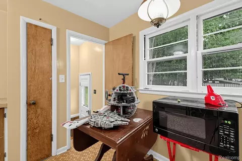 Entry Way - 530 Murphy St, Blackman, MI 49202 photo 1 of 2