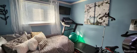 Bedroom - 1069 Elodie Dr, Flint, MI 48532 photo 9 of 11