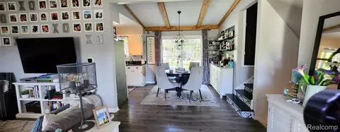 Entry Way - 1069 Elodie Dr, Flint, MI 48532 photo 1 of 4