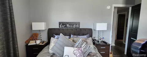 Bedroom - 1069 Elodie Dr, Flint, MI 48532 photo 4 of 11