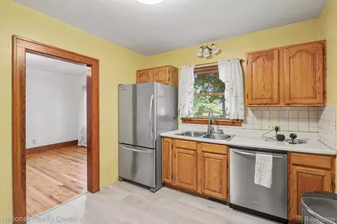 Kitchen - 419 John M Ave, Clawson, MI 48017 photo 1 of 2