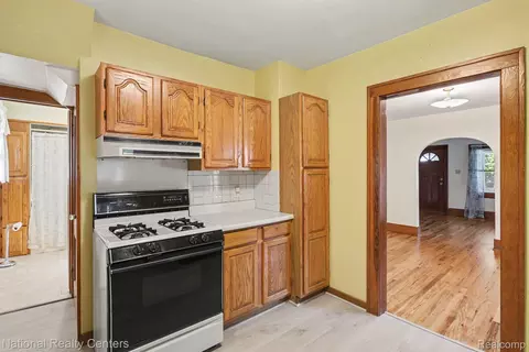 Entry Way - 419 John M Ave, Clawson, MI 48017 photo 1 of 1