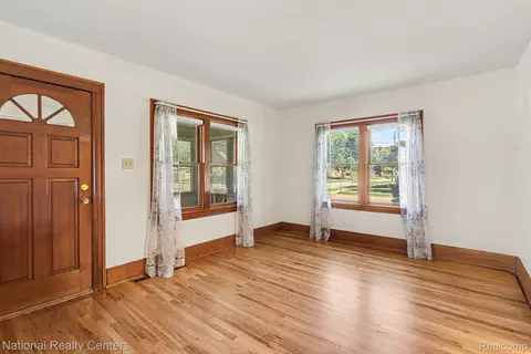 Living - 419 John M Ave, Clawson, MI 48017 photo 1 of 5