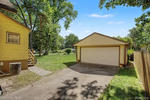 Exterior - 419 John M Ave, Clawson, MI 48017 photo 4 of 6