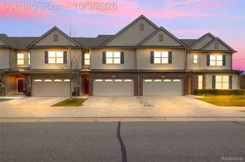 23116 Clarewood St, Macomb, MI 48042