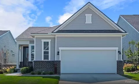 1659 Moss Dr, Milford, MI 48381