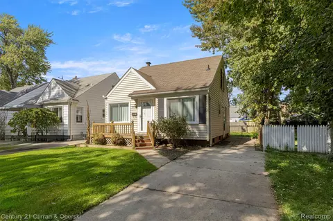 1820 Buckingham Ave, Lincoln Park, MI 48146