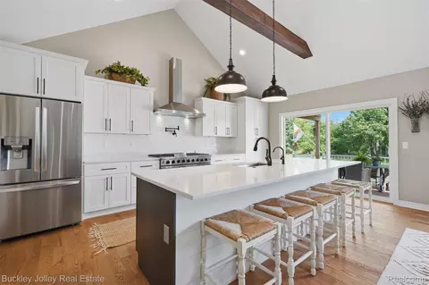 Kitchen - 3703 Jesse Dr, Marion, MI 48843 photo 2 of 3