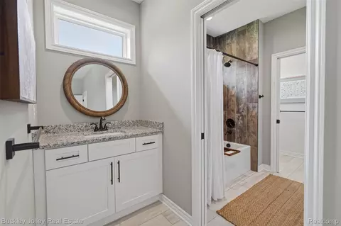Bath - 3703 Jesse Dr, Marion, MI 48843 photo 4 of 6