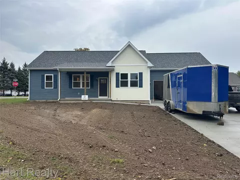 2803 Doyle St, Marlette, MI 48453