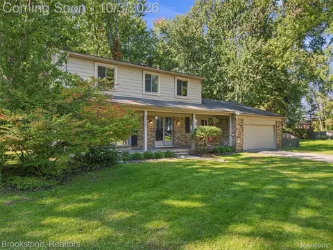 53881 Luann Dr, Shelby Township, MI 48316