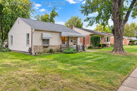 5910 Harrison St, Garden City, MI 48135
