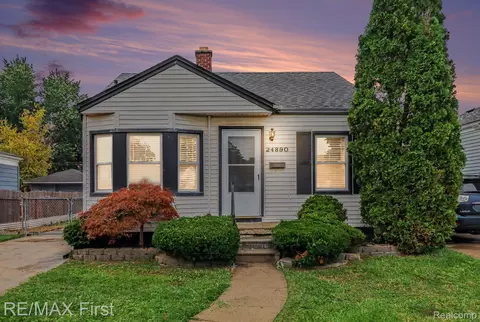 24890 Valley Ave, Eastpointe, MI 48021