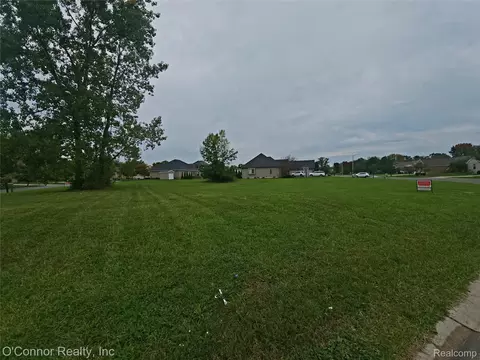 260 Capitol Dr, Marysville, MI 48040