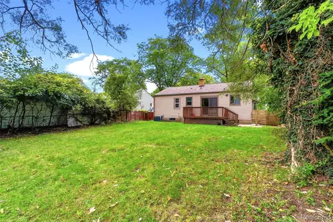 Exterior - 1101 Mohawk Ave, Flint, MI 48507 photo 5 of 9