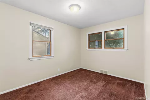 Bedroom - 1101 Mohawk Ave, Flint, MI 48507 photo 3 of 6