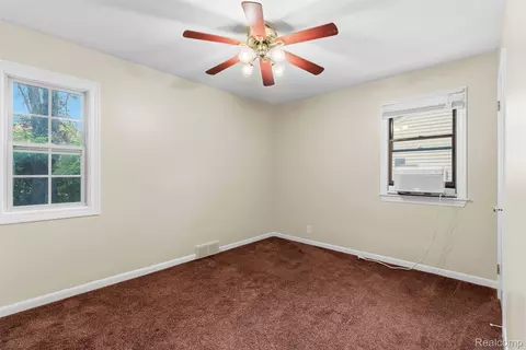 Bedroom - 1101 Mohawk Ave, Flint, MI 48507 photo 1 of 6