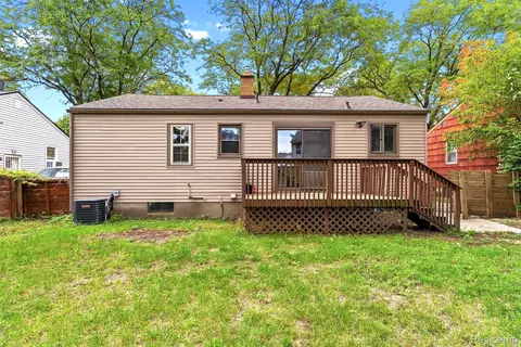 Exterior - 1101 Mohawk Ave, Flint, MI 48507 photo 6 of 9