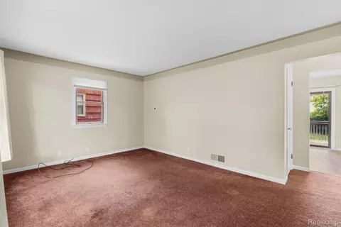 Living - 1101 Mohawk Ave, Flint, MI 48507 photo 1 of 3
