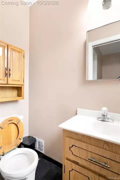 Bath - 27262 Thomas Ave, Warren, MI 48092 photo 1 of 5